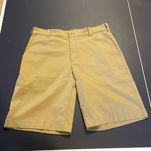 Nike Dri-fit Golf Shorts size 32